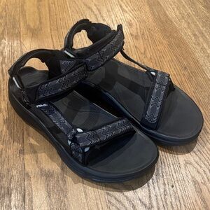 Teva Sandals men’s  size 12 

Never worn